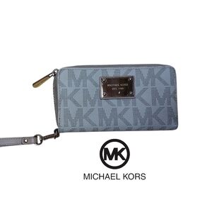 Micheal Kors White Wallet